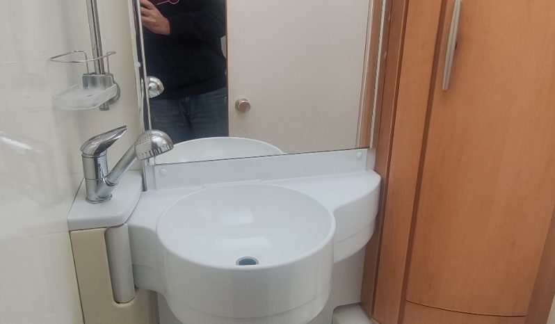 
								CAMPER HYMER ERIBA VAN PERFILADA COMPACTA 6 MTS CAMA TRANSVERSAL + MALETERO lleno									