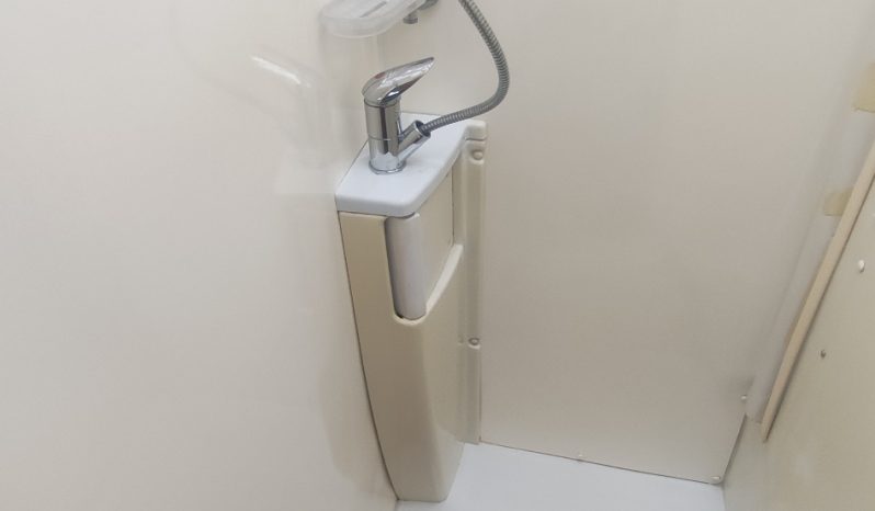 
								CAMPER HYMER ERIBA VAN PERFILADA COMPACTA 6 MTS CAMA TRANSVERSAL + MALETERO lleno									