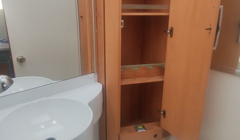 
								CAMPER HYMER ERIBA VAN PERFILADA COMPACTA 6 MTS CAMA TRANSVERSAL + MALETERO lleno									