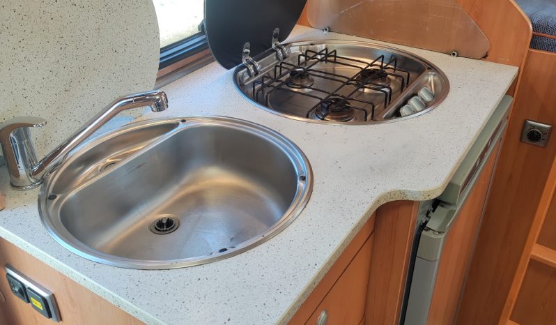 
								CAMPER HYMER ERIBA VAN PERFILADA COMPACTA 6 MTS CAMA TRANSVERSAL + MALETERO lleno									