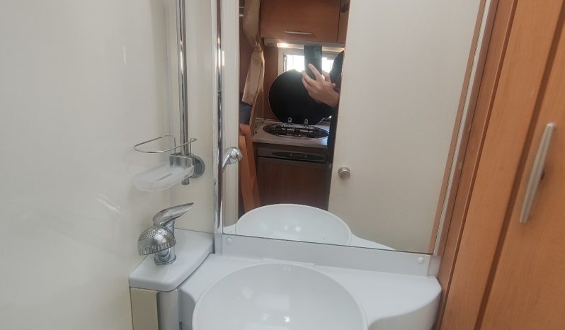 
								CAMPER HYMER ERIBA VAN PERFILADA COMPACTA 6 MTS CAMA TRANSVERSAL + MALETERO lleno									