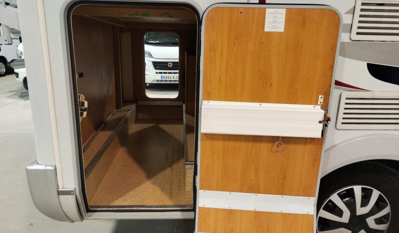 
								CAMPER HYMER ERIBA VAN PERFILADA COMPACTA 6 MTS CAMA TRANSVERSAL + MALETERO lleno									