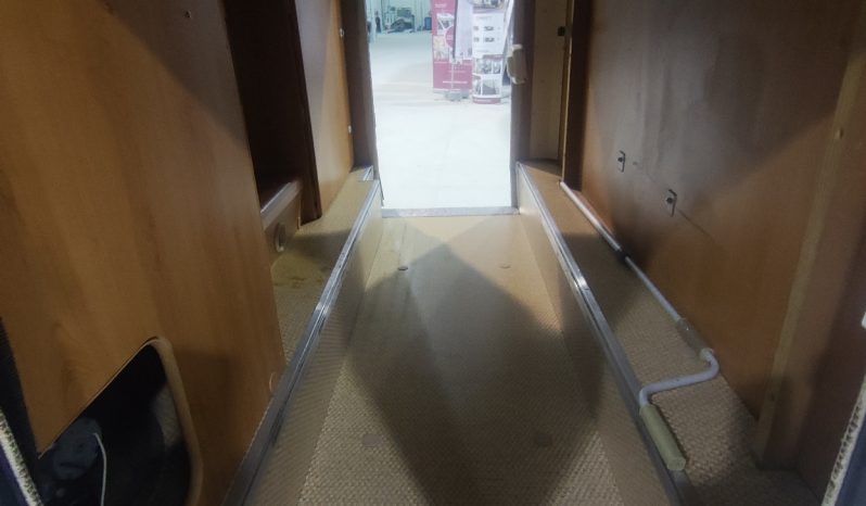 
								CAMPER HYMER ERIBA VAN PERFILADA COMPACTA 6 MTS CAMA TRANSVERSAL + MALETERO lleno									