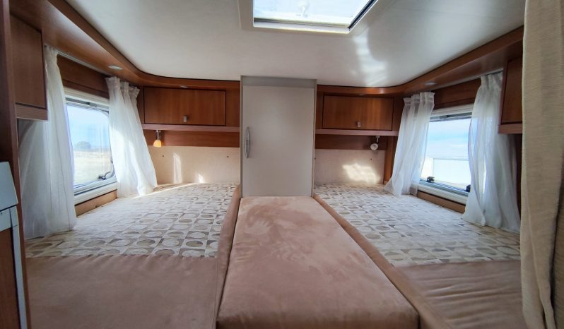 
								HYMER ERIBA 678, 160 CVS. INTEGRAL GAMA ALTA CAMAS PARALELAS lleno									