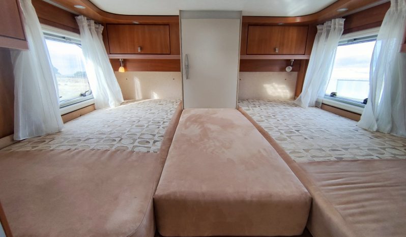 
								HYMER ERIBA 678, 160 CVS. INTEGRAL GAMA ALTA CAMAS PARALELAS lleno									