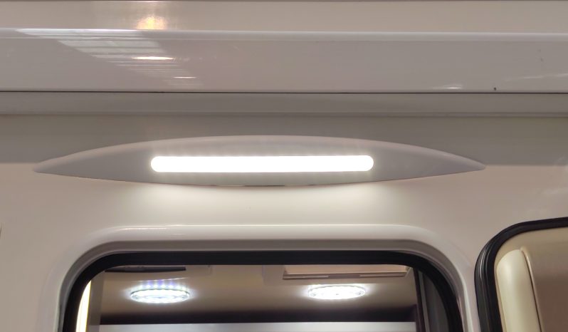 
								MCLOUIS NEVIS 880 SERIE LIMITADA YEARLING 881 INTEGRAL GAMA ALTA CAMA ISLA lleno									