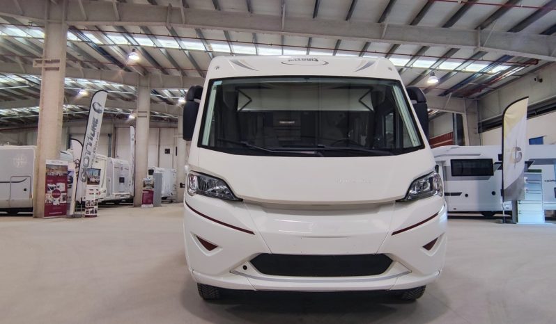 
								MCLOUIS NEVIS 880 SERIE LIMITADA YEARLING 881 INTEGRAL GAMA ALTA CAMA ISLA lleno									