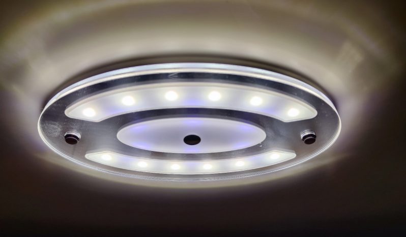 
								MCLOUIS NEVIS 880 SERIE LIMITADA YEARLING 881 INTEGRAL GAMA ALTA CAMA ISLA lleno									