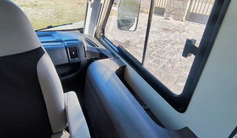 
								MCLOUIS NEVIS 880 SERIE LIMITADA YEARLING 881 INTEGRAL GAMA ALTA CAMA ISLA lleno									