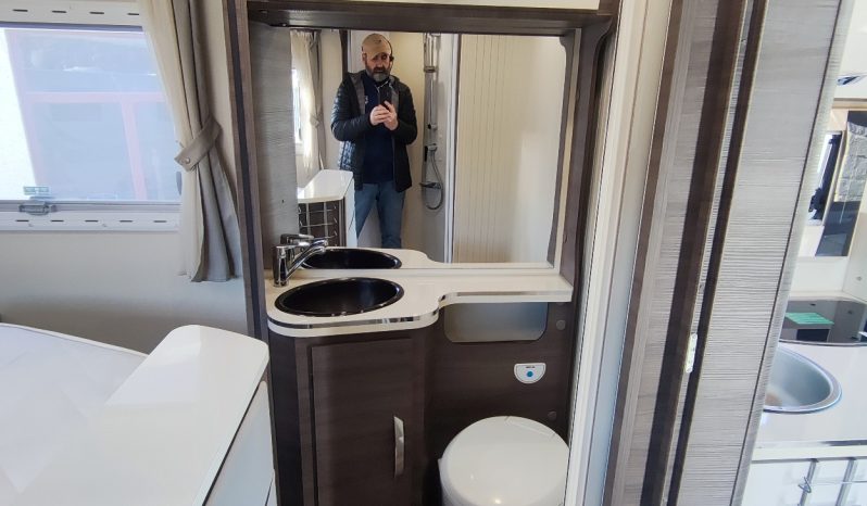 
								MCLOUIS NEVIS 880 SERIE LIMITADA YEARLING 881 INTEGRAL GAMA ALTA CAMA ISLA lleno									