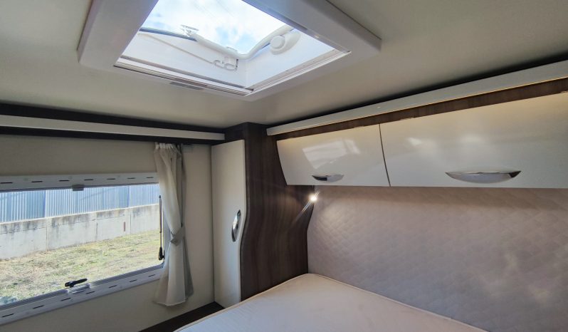 
								MCLOUIS NEVIS 880 SERIE LIMITADA YEARLING 881 INTEGRAL GAMA ALTA CAMA ISLA lleno									