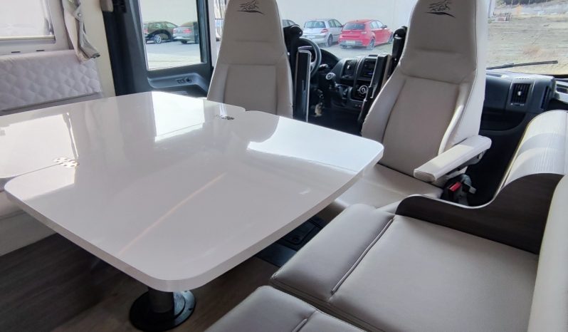 
								MCLOUIS NEVIS 880 SERIE LIMITADA YEARLING 881 INTEGRAL GAMA ALTA CAMA ISLA lleno									