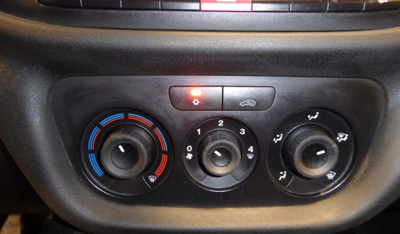 
								Fiat Doblo Base Maxi 95CV L2 lleno									