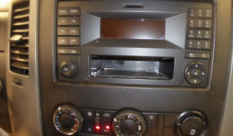 
								Mercedes Sprinter 316 NGT largo 3.5T puerta elevadora lleno									