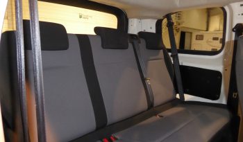 
									Peugeot Expert Combi BlueHDi 115 CV Standard 9 plazas lleno								