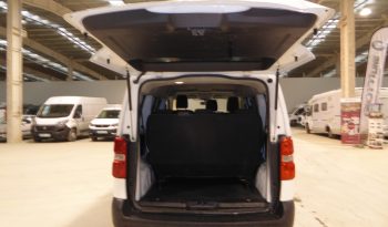 
									Peugeot Expert Combi BlueHDi 115 CV Standard 9 plazas lleno								