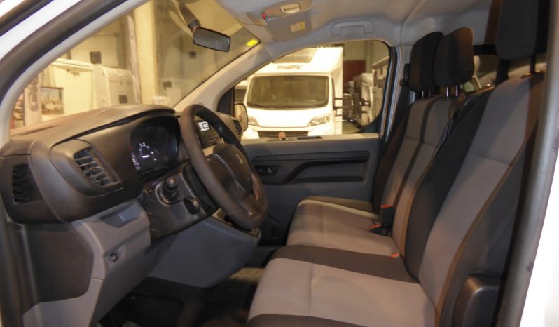 
								Peugeot Expert Combi BlueHDi 115 CV Standard 9 plazas lleno									