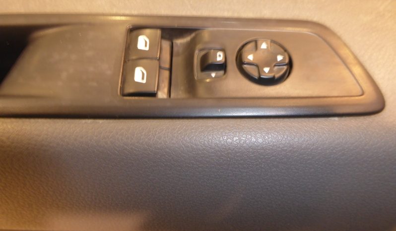 
								Peugeot Expert Combi BlueHDi 115 CV Standard 9 plazas lleno									