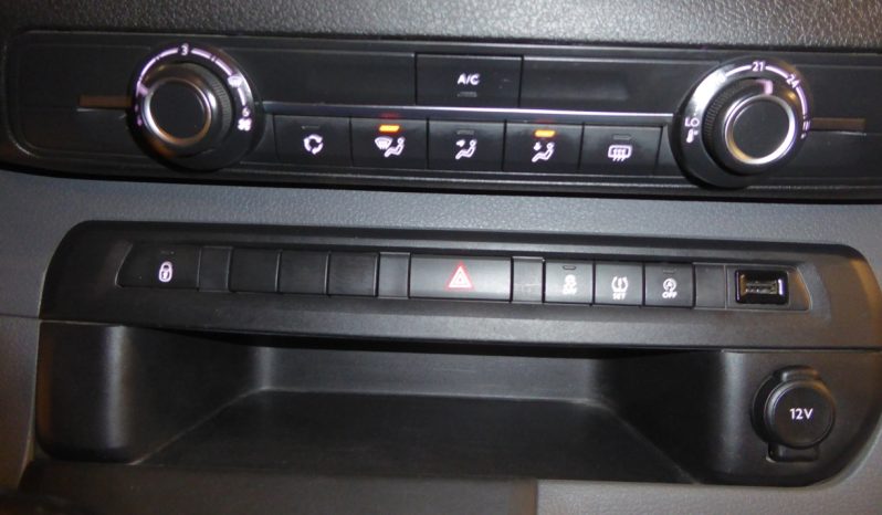 
								Peugeot Expert Combi BlueHDi 115 CV Standard 9 plazas lleno									