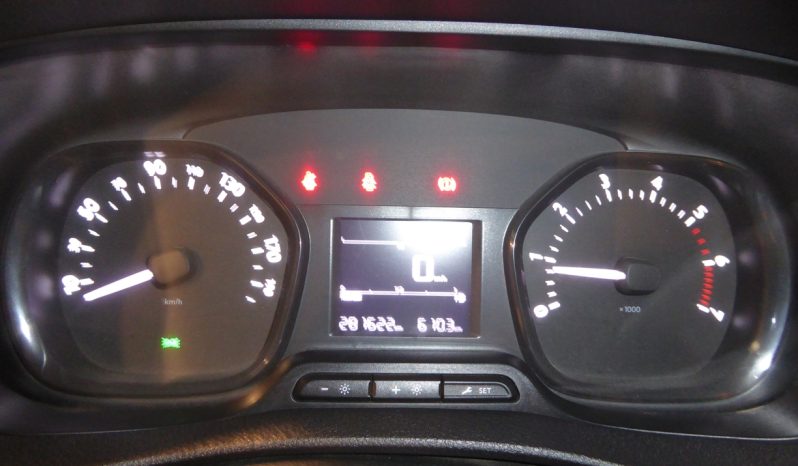 
								Peugeot Expert Combi BlueHDi 115 CV Standard 9 plazas lleno									