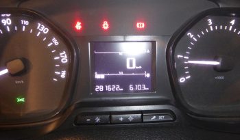 
									Peugeot Expert Combi BlueHDi 115 CV Standard 9 plazas lleno								