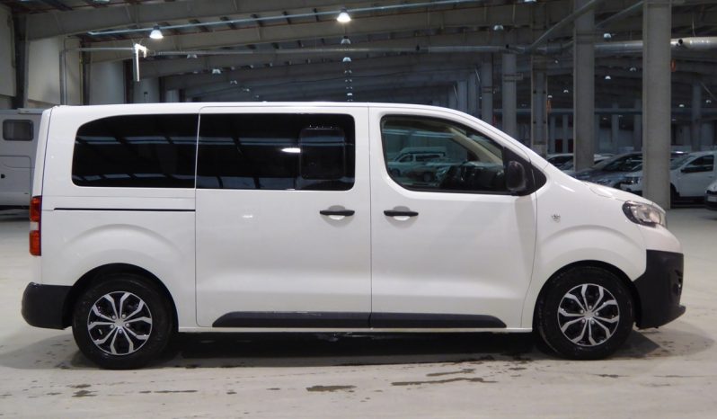 
								Peugeot Expert Combi BlueHDi 115 CV Standard 9 plazas lleno									