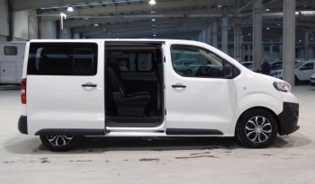 
									Peugeot Expert Combi BlueHDi 115 CV Standard 9 plazas lleno								