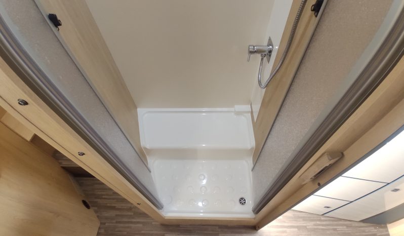 
								C.I. HORON 65XT CAMA ISLA, NUEVA +AA 12V, lleno									