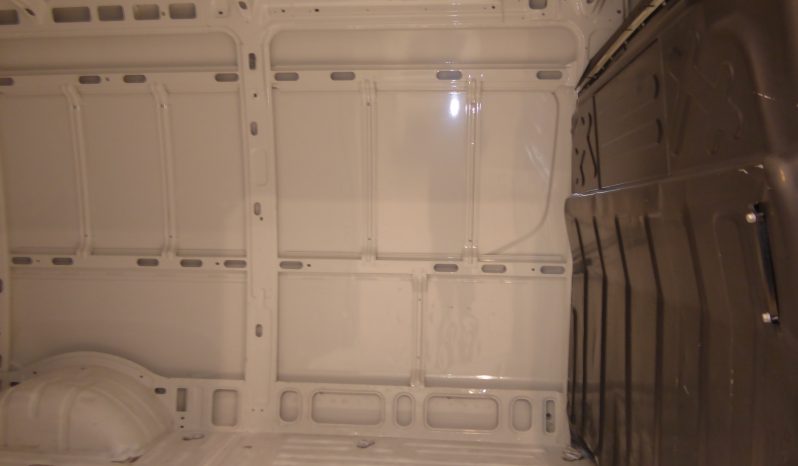 
								IVECO DAILY 2.3 TD 35C 16 V 3520LH2 lleno									