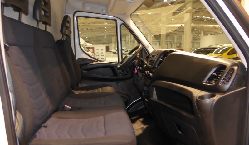 
								IVECO DAILY 2.3 TD 35C 16 V 3520LH2 lleno									