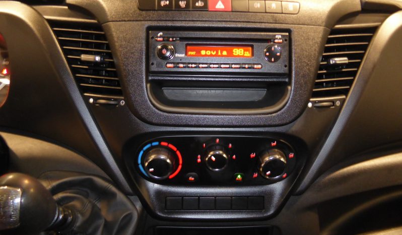 
								IVECO DAILY 2.3 TD 35C 16 V 3520LH2 lleno									