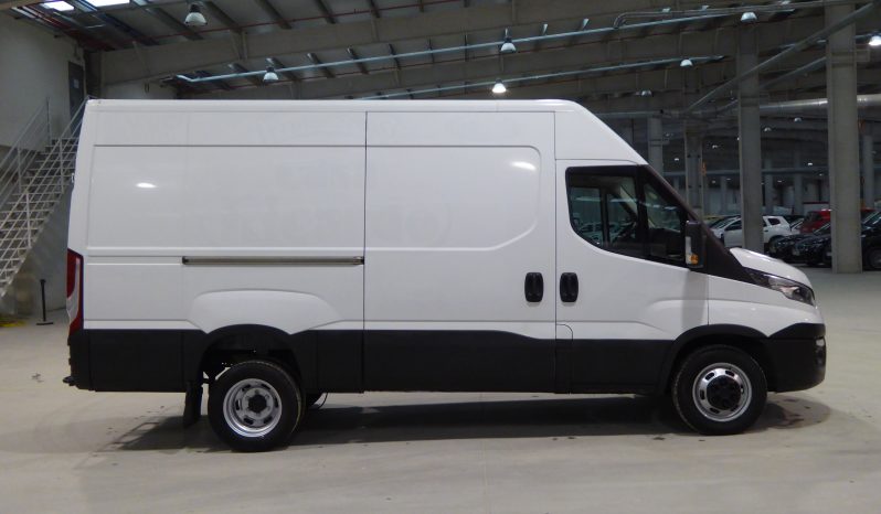 
								IVECO DAILY 2.3 TD 35C 16 V 3520LH2 lleno									