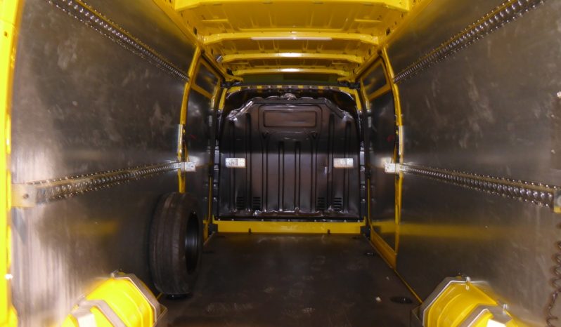 
								RENAULT Master Furgon L3H2 3500 Bl dCi 135CV puerta elevadora lleno									