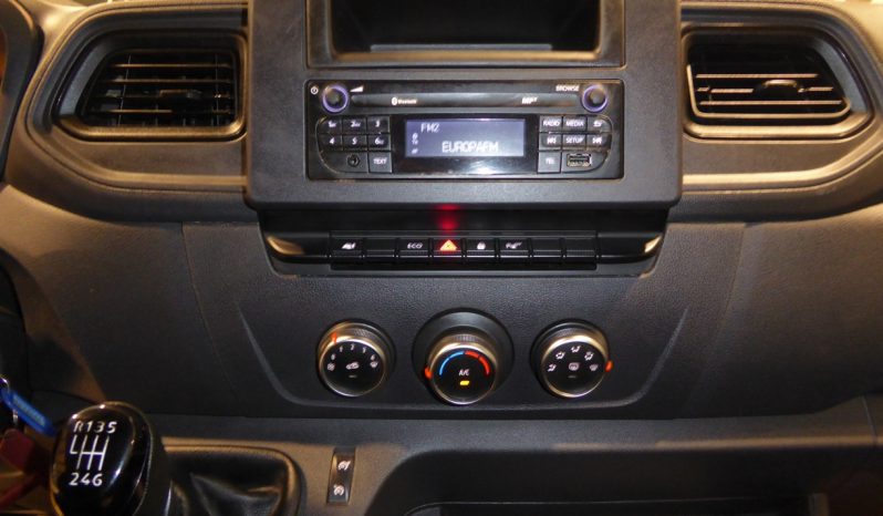 
								RENAULT Master Furgon L3H2 3500 Bl dCi 135CV puerta elevadora lleno									