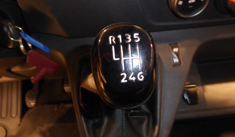 
								RENAULT Master Furgon L3H2 3500 Bl dCi 135CV puerta elevadora lleno									