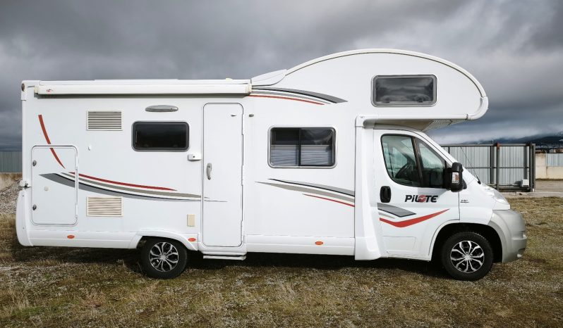 
								PILOTE AVENTURA A710 CAPUCHINA 6 P. LITERAS lleno									