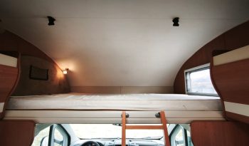 
									PILOTE AVENTURA A710 CAPUCHINA 6 P. LITERAS lleno								