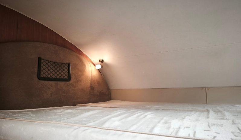 
								PILOTE AVENTURA A710 CAPUCHINA 6 P. LITERAS lleno									