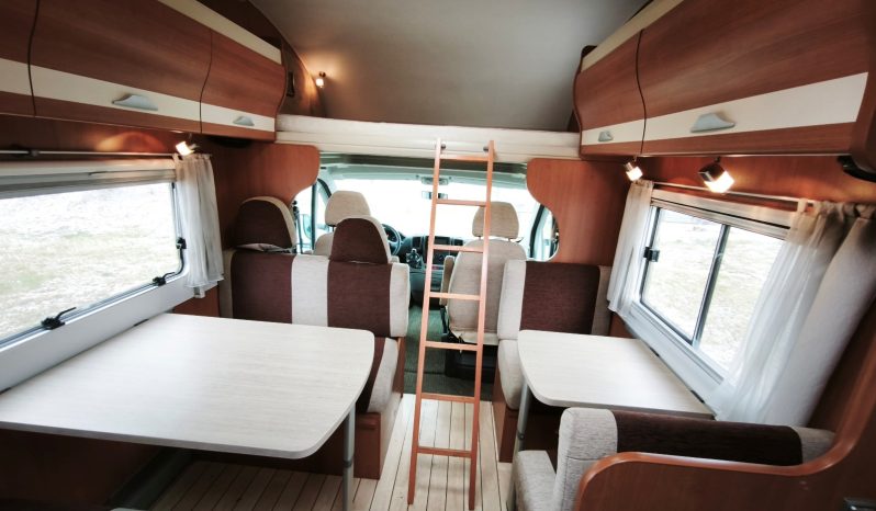 
								PILOTE AVENTURA A710 CAPUCHINA 6 P. LITERAS lleno									