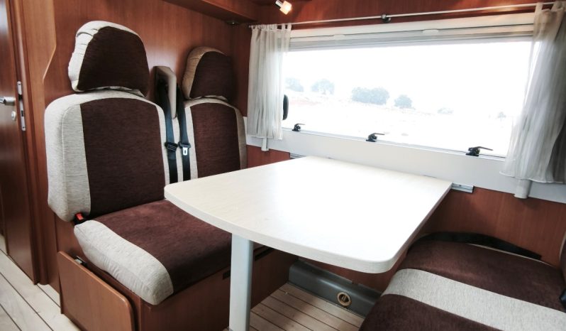 
								PILOTE AVENTURA A710 CAPUCHINA 6 P. LITERAS lleno									