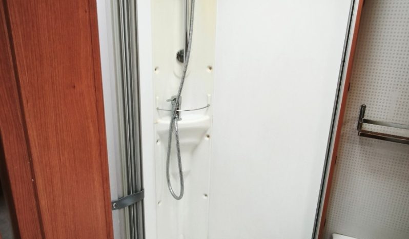 
								PILOTE AVENTURA A710 CAPUCHINA 6 P. LITERAS lleno									