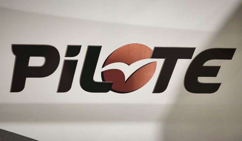 
								PILOTE AVENTURA A710 CAPUCHINA 6 P. LITERAS lleno									