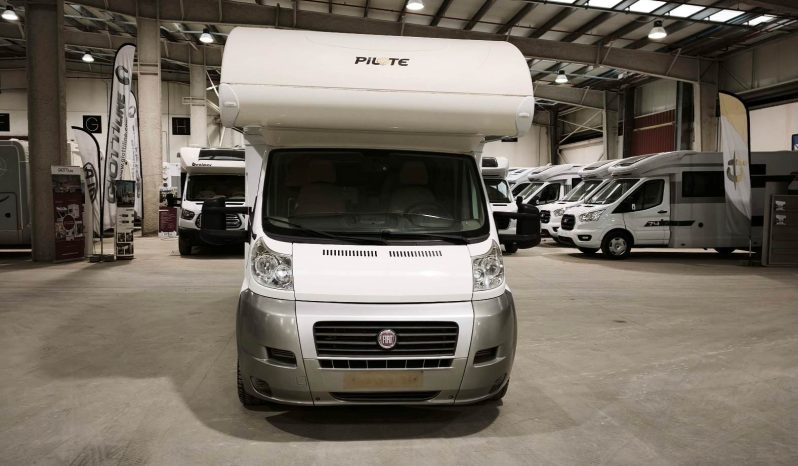 
								PILOTE AVENTURA A710 CAPUCHINA 6 P. LITERAS lleno									