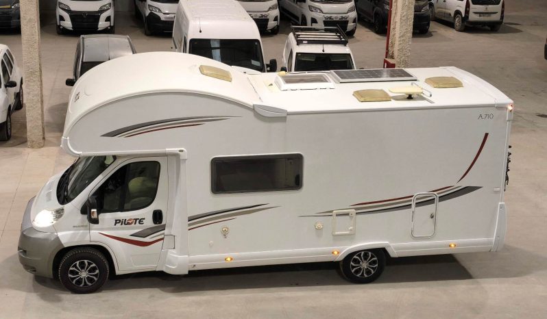 
								PILOTE AVENTURA A710 CAPUCHINA 6 P. LITERAS lleno									