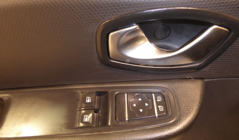 
								Renault Clio Business 75CV dCi lleno									