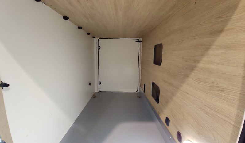 
								C.I. HORON 85xt Nueva, 165 CVS CAMBIO AUT. CAMAS GEMELAS + A.A. 12 VOLTS. lleno									