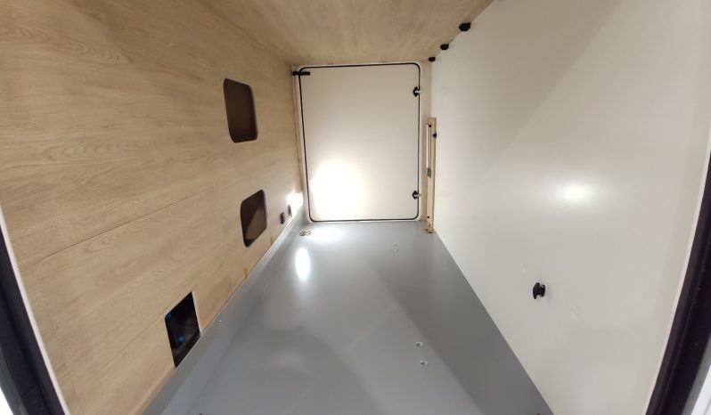 
								C.I. HORON 85xt Nueva, 165 CVS CAMBIO AUT. CAMAS GEMELAS + A.A. 12 VOLTS. lleno									