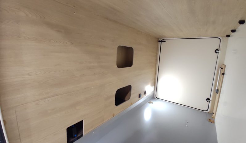 
								C.I. HORON 85xt Nueva, 165 CVS CAMBIO AUT. CAMAS GEMELAS + A.A. 12 VOLTS. lleno									