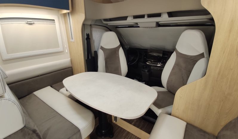 
								C.I. HORON 85xt Nueva, 165 CVS CAMBIO AUT. CAMAS GEMELAS + A.A. 12 VOLTS. lleno									