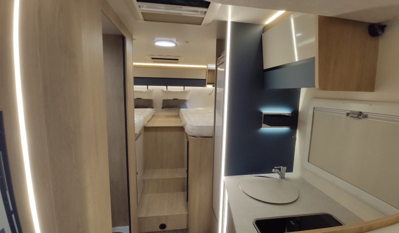 
								C.I. HORON 85xt Nueva, 165 CVS CAMBIO AUT. CAMAS GEMELAS + A.A. 12 VOLTS. lleno									